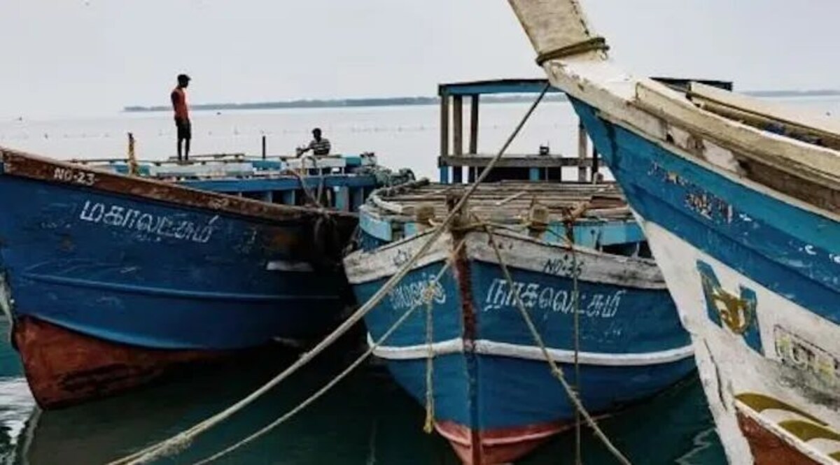श्रीलंकाई नौसेना ने 21 भारतीय मछुआरों को गिरफ्तार किया 21 Indian Fishermen Arrested