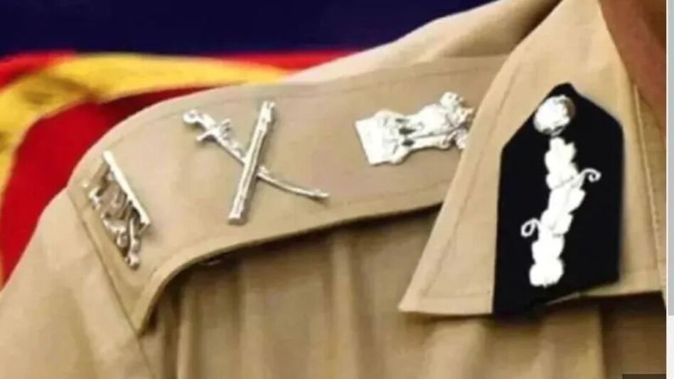 यूपी में चली तबादला एक्सप्रेस, 15 आईपीएस अफसरों का तबादला, एडीजी और तीन जिलों के एसपी बदले, देखिए लिस्ट यूपी में चली तबादला एक्सप्रेस, 15 आईपीएस अफसरों का तबादला, एडीजी और तीन जिलों के एसपी बदले, देखिए ल...