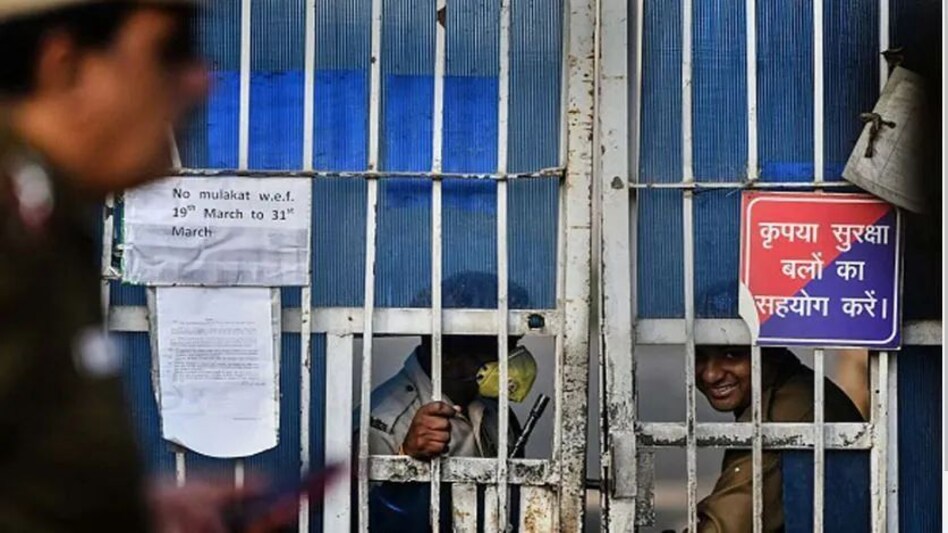 महाराष्ट्र की जेलो में कैदियों को मिलेगा प्रीमियम खाना, मक्खन, समोसा, कचौरी और पोहा-उपमा भी मिलेगा, देखिए लिस्ट महाराष्ट्र की जेलो में कैदियों को मिलेगा प्रीमियम खाना, मक्खन, समोसा, कचौरी और पोहा-उपमा भी मिलेगा,...