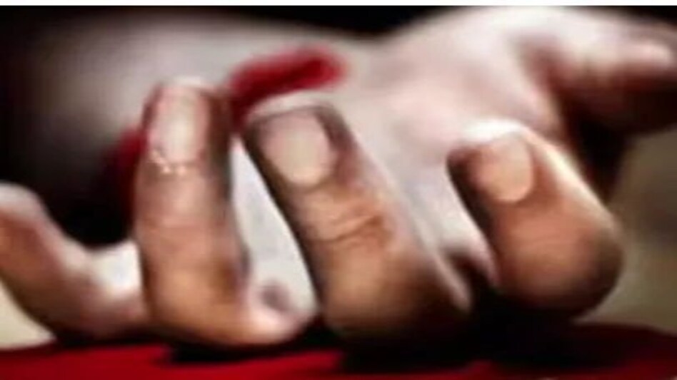 बच्चे के रोने पर दादा ने किया खूनी तांडव, तेजधार बांके से दादा ने पोते और बहू को काट डाला, दोनों की मौत बच्चे के रोने पर दादा ने किया खूनी तांडव, तेजधार बांके से दादा ने पोते और बहू को काट डाला, दोनों की...