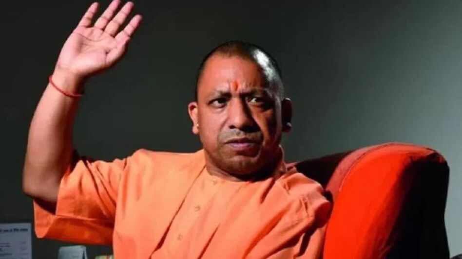 CM आदित्यनाथ की फोटो एडिट कर सोशल मीडिया पर पोस्ट करने वाले BJP नेता के खिलाफ FIR CM आदित्यनाथ की फोटो एडिट कर सोशल मीडिया पर पोस्ट करने वाले BJP नेता के खिलाफ FIR