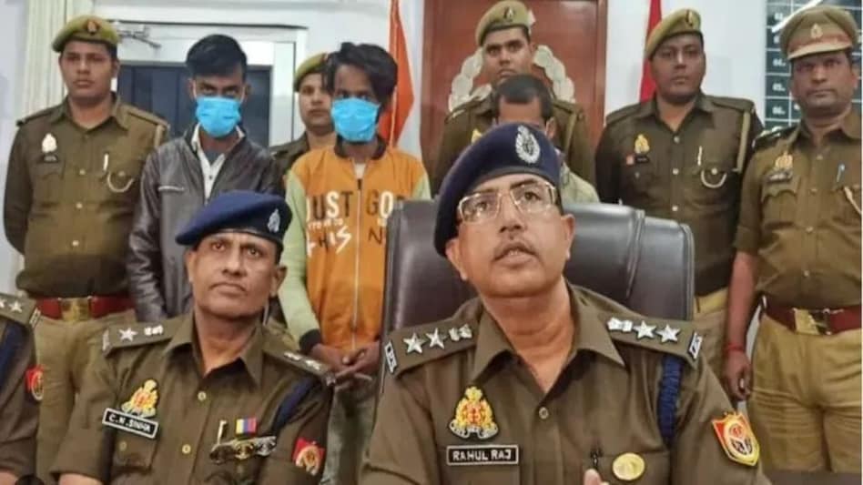 लखनऊ में पीसीएस अफसर की बेटी से गैंगरेप के तीन आरोपी गिरफ्तार, चलती कार में किया गैंगरेप, पीड़िता का अस्पताल में इलाज जारी लखनऊ में पीसीएस अफसर की बेटी से गैंगरेप के तीन आरोपी गिरफ्तार, चलती कार में किया गैंगरेप, पीड़िता क...