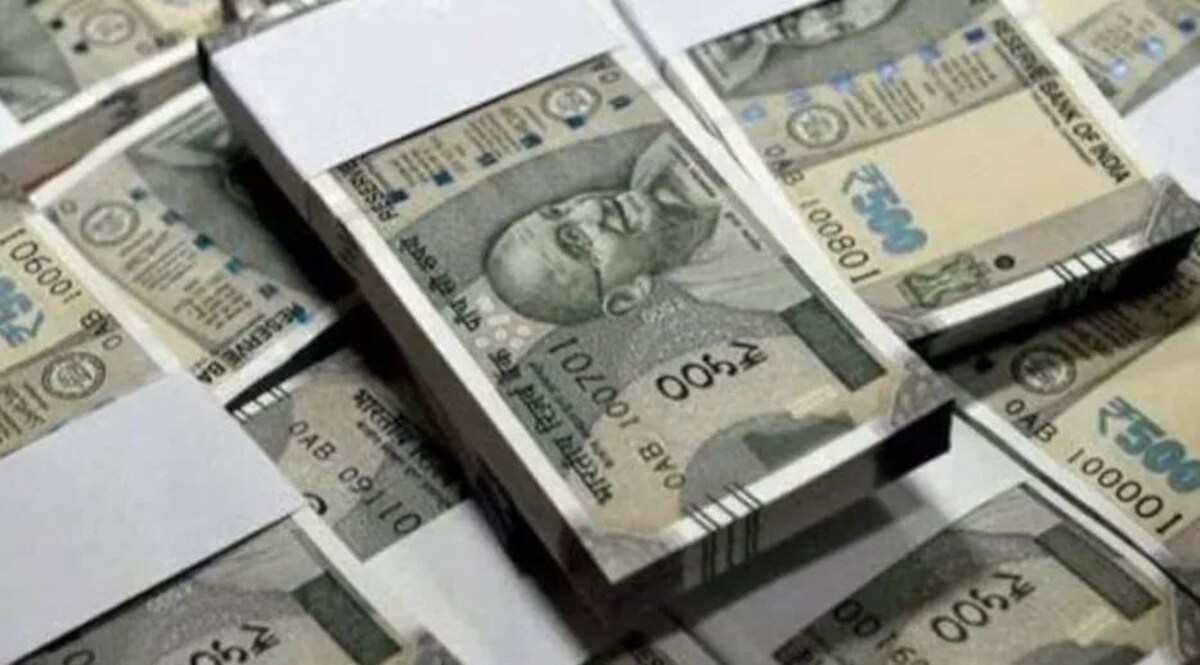 बैंक के 28 करोड़ सहायक मैनेजर ने पत्नी और माँ के खाते मे किए ट्रांसफर, परिवार समेत हुआ फरार जांच में जुटी पुलिस