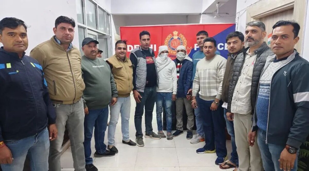 दिल्ली के ई-रिक्शा वाले कातिल, मोबाइल और 400 रुपए के लिए कत्ल, लूटपाट के दौरान यात्री के सीने में घोंपा चाकू जांच में जुटी पुलिस