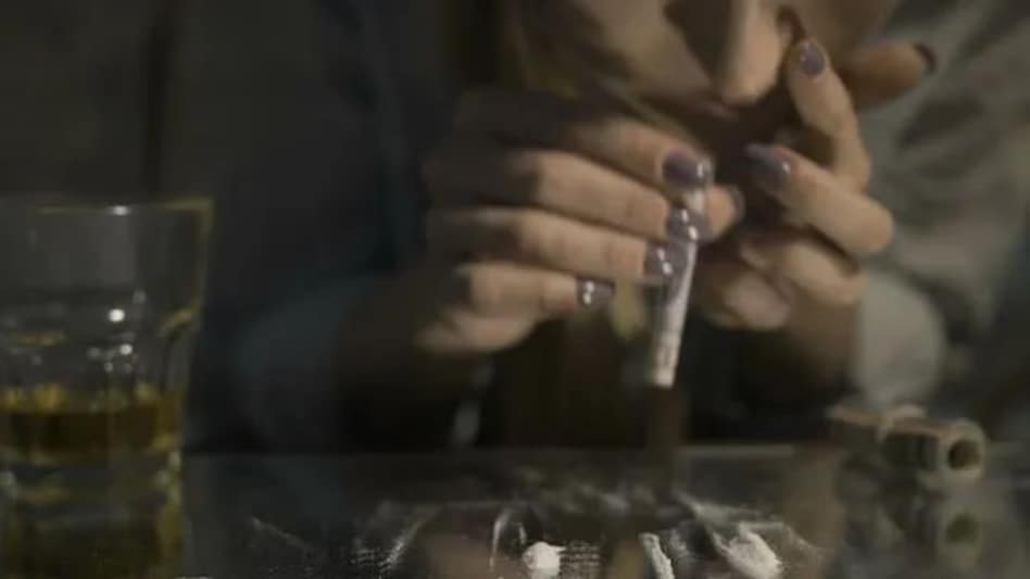 बेबे, बीवी और बेबियों के हाथों में जा पहुँचा ‘उड़ता पंजाब’, नशे के कारोबार पर सनसनीखेज रिपोर्ट बेबे, बीवी और बेबियों के हाथों में जा पहुँचा ‘उड़ता पंजाब’, नशे के कारोबार पर सनसनीखेज रिपोर्ट