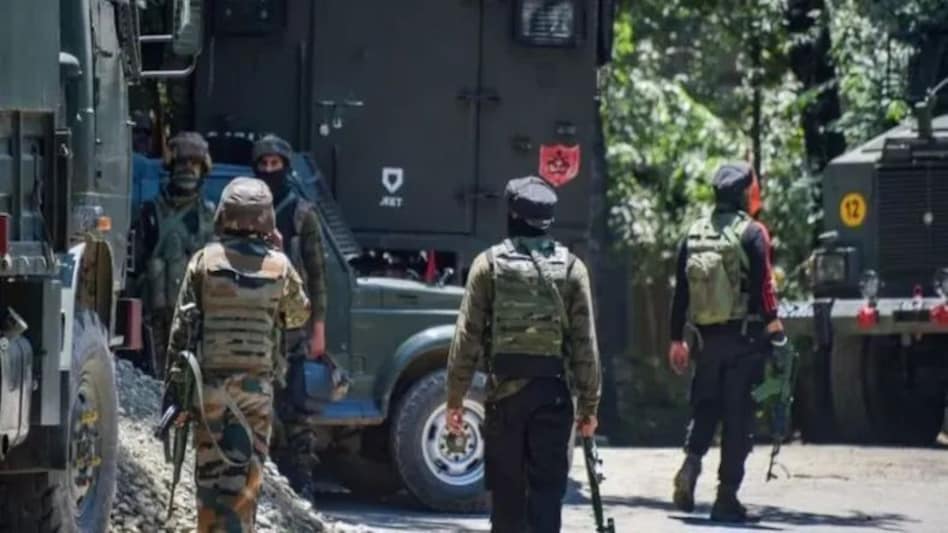 जम्मू में अंतरराष्ट्रीय सीमा पर घुसपैठ की बड़ी कोशिश नाकाम, एक आतंकवादी ढेर जम्मू में अंतरराष्ट्रीय सीमा पर घुसपैठ की बड़ी कोशिश नाकाम, एक आतंकवादी ढेर