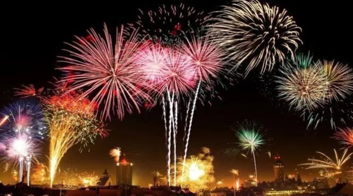 नए साल पर नोएडा में होगी सख्ती, शराब पीकर चलाई गाड़ी तो खैर नहीं, ट्रैफिक पुलिस की ये एडवाइजरी पढ़ लीजिए फॉलो करनी होंगी ये गाइडलाइंस