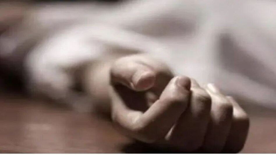 तमिलनाडु के पुडुकोट्टाई जिले में बड़ा हादसा, वाहनों से टकराई लॉरी, पांच लोगों की मौत, 18 घायल तमिलनाडु के पुडुकोट्टाई जिले में बड़ा हादसा, वाहनों से टकराई लॉरी, पांच लोगों की मौत, 18 घायल