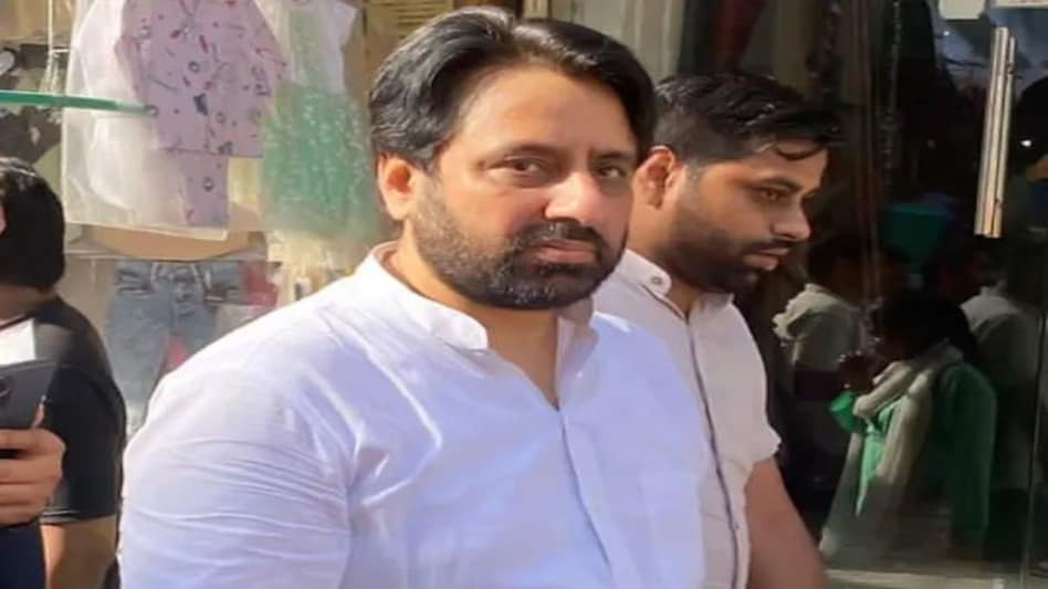 ईडी ने ‘आप’ विधायक अमानतुल्ला खान के खिलाफ फिर छापे मारे ईडी ने ‘आप’ विधायक अमानतुल्ला खान के खिलाफ फिर छापे मारे