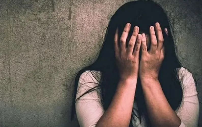 बगीचे से मासूम बच्चे ने तोड़े फूल, गुस्से में बागीचे के मालिक ने बच्चे की मां की नाक काट ली, लहूलुहान हालत नाजुक जांच में जुटी पुलिस