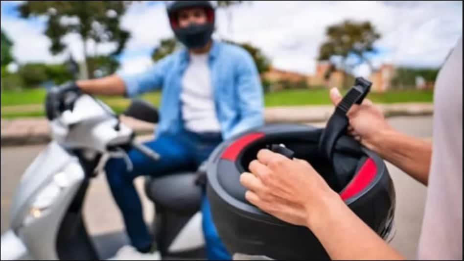 नाबालिग को दी स्कूटी- कार तो जाएंगे जेल, 3 साल की सजा और 25 हजार जुर्माने का प्रावधान नाबालिग को दी स्कूटी- कार तो जाएंगे जेल, 3 साल की सजा और 25 हजार जुर्माने का प्रावधान