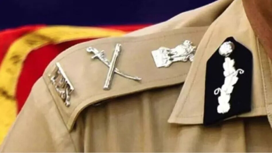 यूपी में रातों रात बंपर तबादले, 18 आईपीएस अफसरों का ट्रांसफर, 11 जिलों के पुलिस कप्तान बदले गए, देखिए लिस्ट यूपी में रातों रात बंपर तबादले, 18 आईपीएस अफसरों का ट्रांसफर, 11 जिलों के पुलिस कप्तान बदले गए, देख...