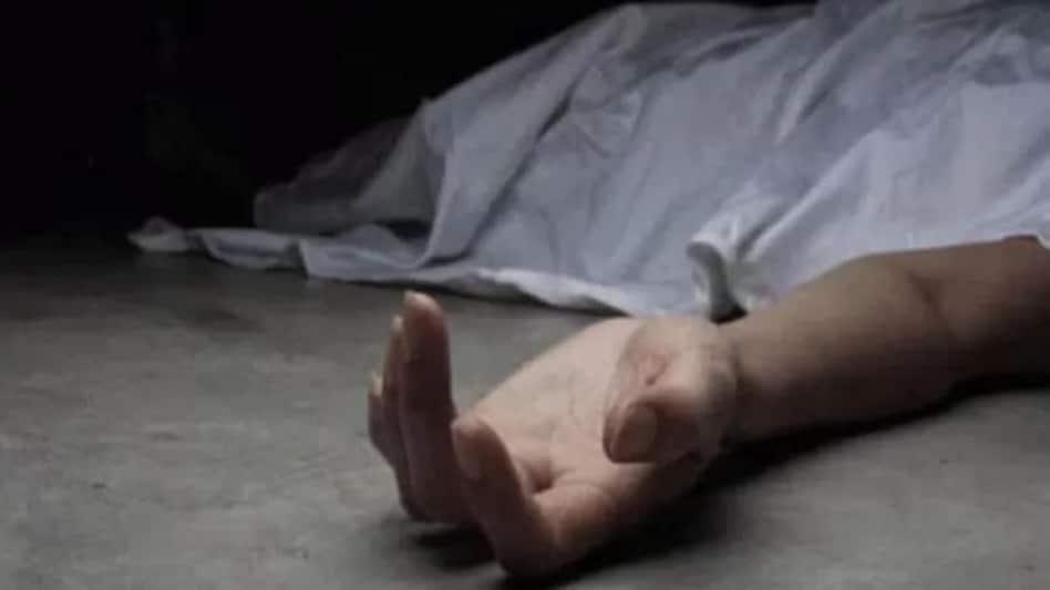 साऊथ दिल्ली का बंद फ्लैट, फ्लैट में युवती की लाश और पति फरार, दिल्ली के फ्लैट वाली लाश की मिस्ट्री साऊथ दिल्ली का बंद फ्लैट, फ्लैट में युवती की लाश और पति फरार, दिल्ली के फ्लैट वाली लाश की मिस्ट्री