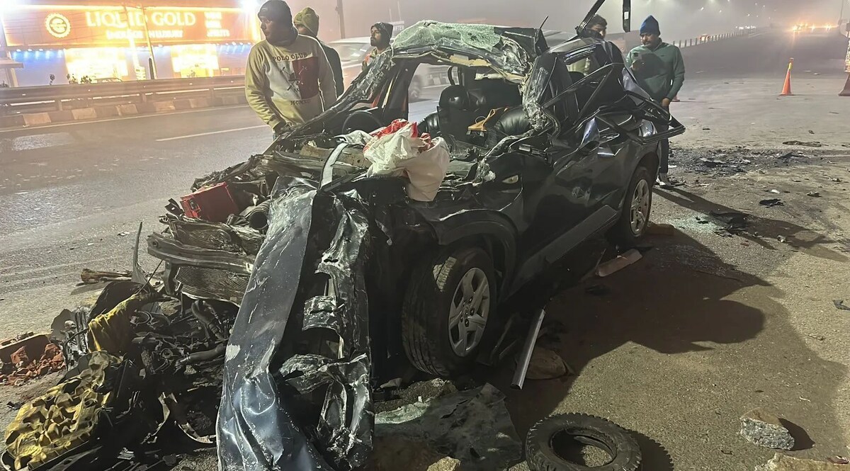 दिल्ली पुलिस के दो इंस्पेक्टरों की सोनीपत में दर्दनाक मौत, कार ट्रक से जा टकराई, दोनों कार में फंसे रहे गए! Delhi Police inspectors Died