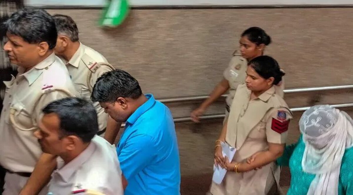 यौन उत्पीड़न मामला: शीर्ष अदालत ने दिल्ली सरकार के निलंबित अधिकारी के बच्चों को अग्रिम जमानत दी Delhi Govt. Officer Sexual Harasment Case