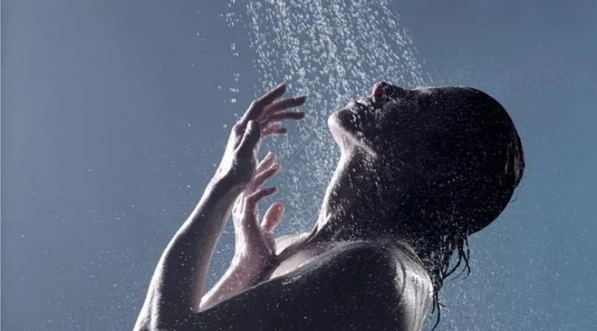 UP: नहाते समय विवाहिता का बनाया अश्लील वीडियो, धमकाकर मांगे रुपये - सोशल मीडिया पर किया वायरल Crime Tak