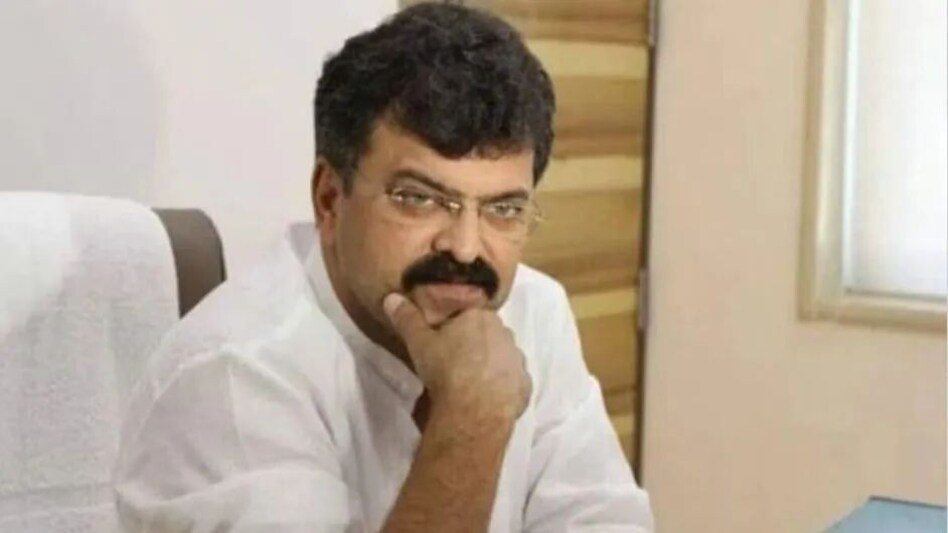 ‘भगवान राम मांसाहारी थे’ ऐसा कमेंट करने वाले NCP नेता जितेंद्र आव्हाड के खिलाफ दूसरी FIR दर्ज ‘भगवान राम मांसाहारी थे’ ऐसा कमेंट करने वाले NCP नेता जितेंद्र आव्हाड के खिलाफ दूसरी FIR दर्ज