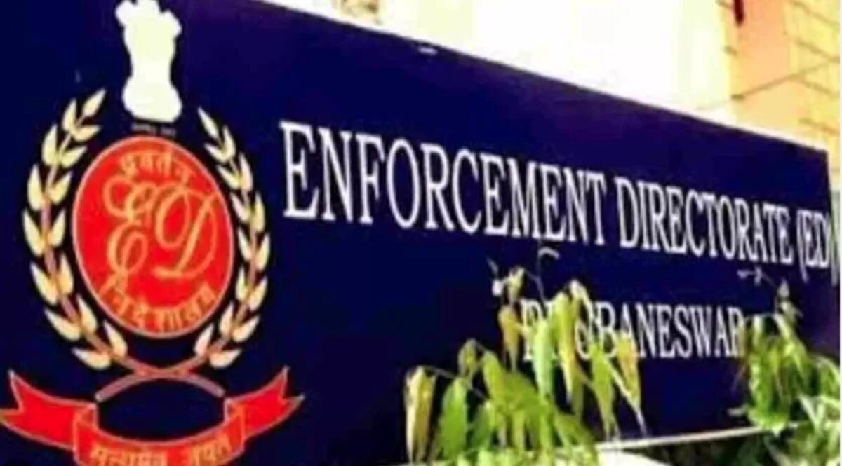 नौकरी घोटाले में ईडी का एक्शन, पश्चिम बंगाल में ताबड़तोड़ छापे, बंगाल के मंत्री, टीएमसी नेताओं के घर पर छापा जांच जारी