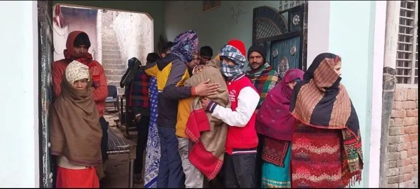 फांसी के फंदे पर लटके मिले बॉयफ्रेंड-गर्लफ्रेंड के शव, हत्या की आशंका, जांच में जुटी पुलिस Crime Tak