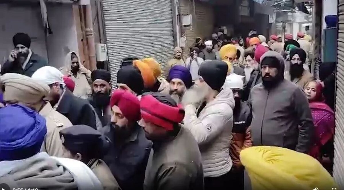 पंजाब के गुरुद्वारा में ‘बेअदबी’ की कोशिश, निहंग ने बेअदबी के शक में युवक को तलवार के काट डाला जांच में जुटी पुलिस