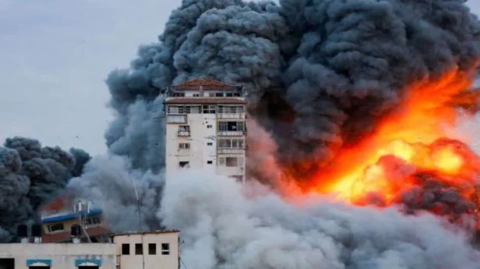 पाकिस्तान ने मिसाइल एवं ड्रोन हमले के बाद ईरान से अपना राजदूत वापस बुलाया पाकिस्तान ने मिसाइल एवं ड्रोन हमले के बाद ईरान से अपना राजदूत वापस बुलाया