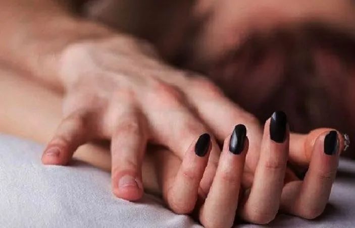 नोएडा के होटल में युवती से रेप, न्यूड वीाडियो बनाकर सोशल मीडिया पर किया वायरल, आरोपी गिरफ्तार नोएडा के होटल में युवती से रेप, न्यूड वीाडियो बनाकर सोशल मीडिया पर किया वायरल, आरोपी गिरफ्तार