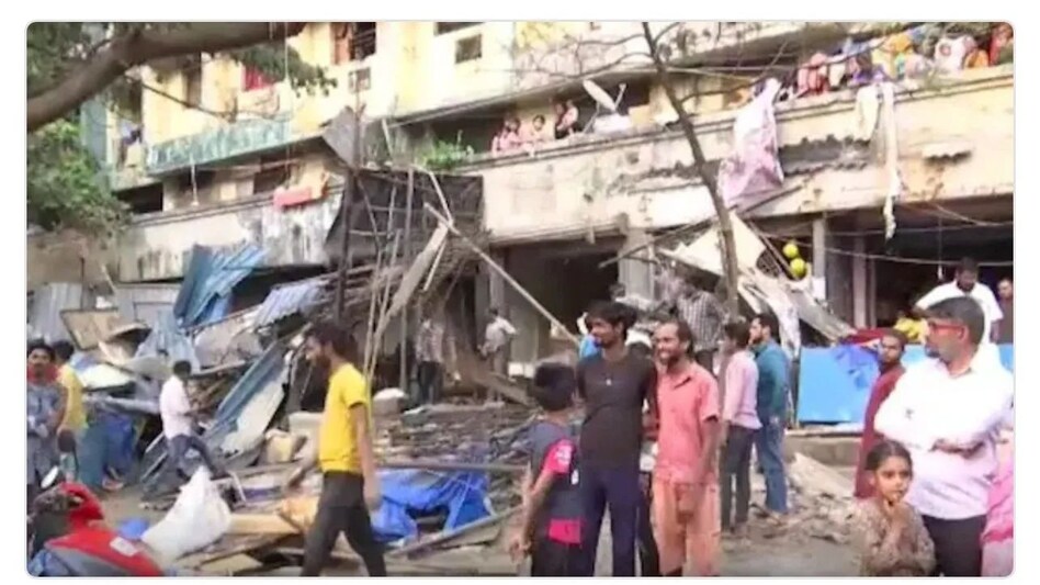 ठाणे में सांप्रदायिक झड़प, सरकार का एक्शन, नगर निकाय ने नया नगर में ‘‘अवैध’’ दुकानों पर बुलडोजर चलाया ठाणे में सांप्रदायिक झड़प, सरकार का एक्शन, नगर निकाय ने नया नगर में ‘‘अवैध’’ दुकानों पर बुलडोजर चला...