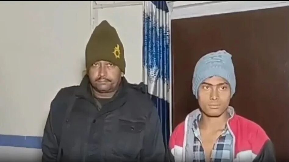 मैंने मर्डर किया है, मुझे गिरफ्तार करो; बिहार के इस थाने में पहुंचे तौकीब ने चाकू दिखाकर कहा मैंने मर्डर किया है, मुझे गिरफ्तार करो; बिहार के इस थाने में पहुंचे तौकीब ने चाकू दिखाकर कहा