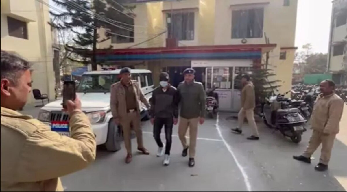 अल्सरेसिव कोलाइटिस बीमारी से पीड़ित था बेटे, इंटरनेट पर पढ़ लिया कुछ ऐसा कि अपनी मां को मार दिया Crime Tak