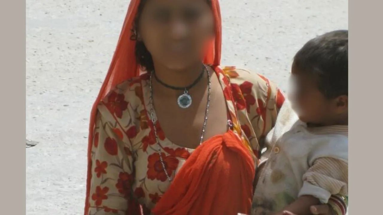 भीख मांगने आई महिला को आटा देने के लिए कमरे में बुलाया, फिर दरवाजा बंद कर लूट ली इज्जत