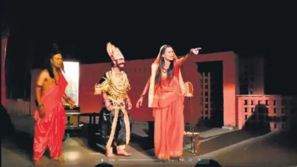 भगवान राम का मजाक और मां सीता को सिगरेट पीते दिखाया, प्रोफेसर समेत 5 लोग गिरफ्तार! भगवान राम का मजाक और मां सीता को सिगरेट पीते दिखाया, प्रोफेसर समेत 5 लोग गिरफ्तार!