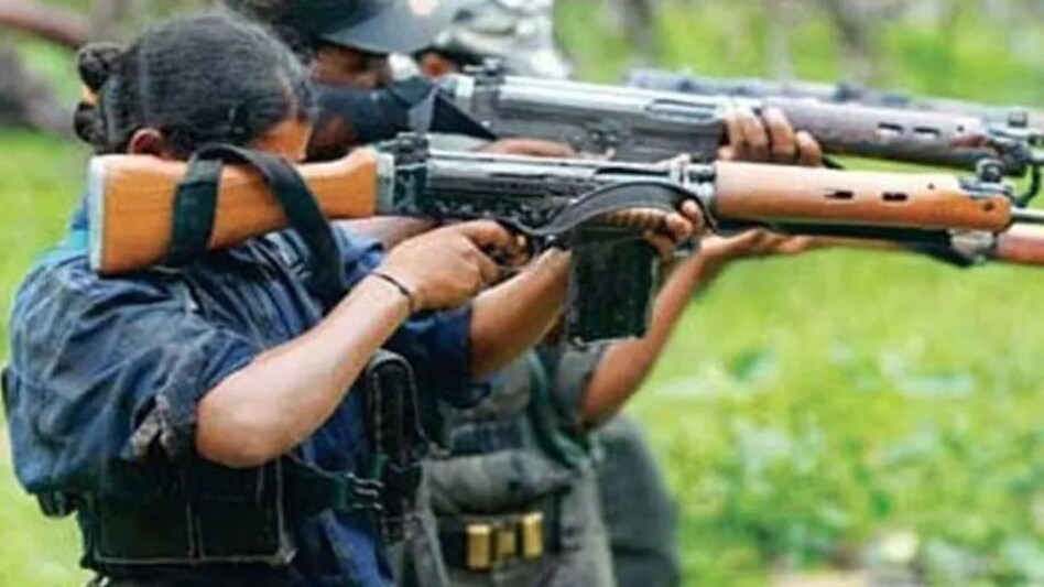 छत्तीसगढ़ में नक्सलियों ने किया खूनी तांडव, एक ग्रामीण की कुल्हाड़ी से काटकर हत्या, पुलिस ने शुरू की सर्चिंग छत्तीसगढ़ में नक्सलियों ने किया खूनी तांडव, एक ग्रामीण की कुल्हाड़ी से काटकर हत्या, पुलिस ने शुरू क...