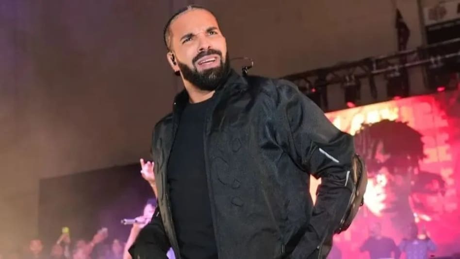 Drake Leak : रैपर ड्रैक का प्राइवेट वीडियो लीक, सोशल मीडिया पर वायरल हुए गजब के मीम्स, देख हंस पड़ेंगे Drake Leak : रैपर ड्रैक का प्राइवेट वीडियो लीक, सोशल मीडिया पर वायरल हुए गजब के मीम्स, देख हंस पड़े...