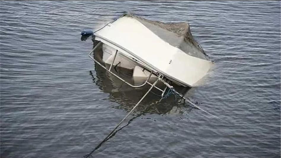 West Bengal: 19 लोगों का ग्रुप पिकनिक के लिए पहुंचा था ट्राइबेनी पार्क, लौटते समय पलटी नाव; 5 लोग हुए लापता West Bengal: 19 लोगों का ग्रुप पिकनिक के लिए पहुंचा था ट्राइबेनी पार्क, लौटते समय पलटी नाव; 5 लोग ह...