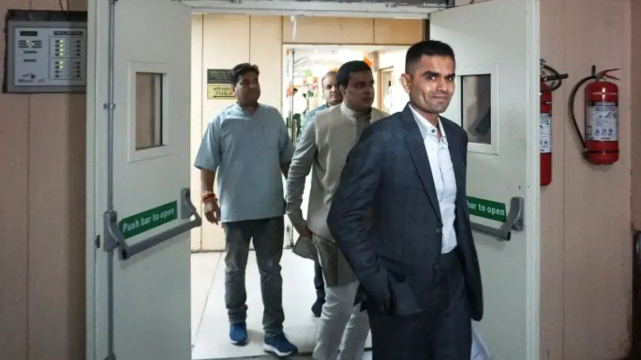 Sameer Wankhede: आर्यन ड्रग केस में बुरे फंसे समीर वानखेड़े, ED ने लिया यह एक्शन Sameer Wankhede: आर्यन ड्रग केस में बुरे फंसे समीर वानखेड़े, ED ने लिया यह एक्शन