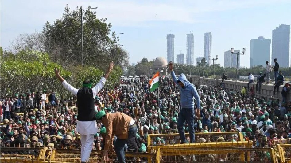 किसानों के मार्च को लेकर अंबाला के शंभू में पंजाब-हरियाणा सीमा सील किसानों के मार्च को लेकर अंबाला के शंभू में पंजाब-हरियाणा सीमा सील