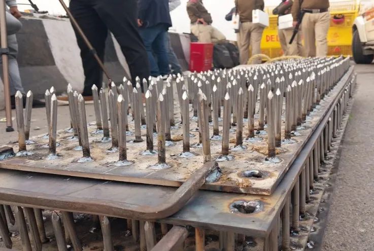 दिल्ली के अलावा पंजाब-हरियाणा की सीमाओं पर सुरक्षा चाक-चौबंद Farmer Protest Live Updates