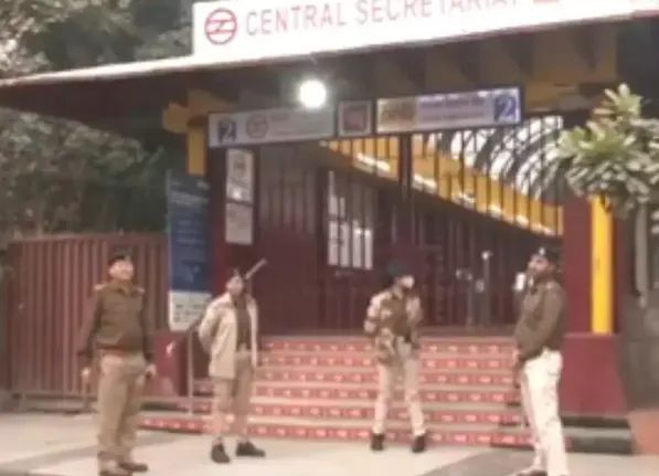 Farmer Protest Live Updates: किसानों के प्रदर्शन के मद्देनजर दिल्ली मेट्रो के आठ स्टेशन पर गेट बंद Metro Station Closed