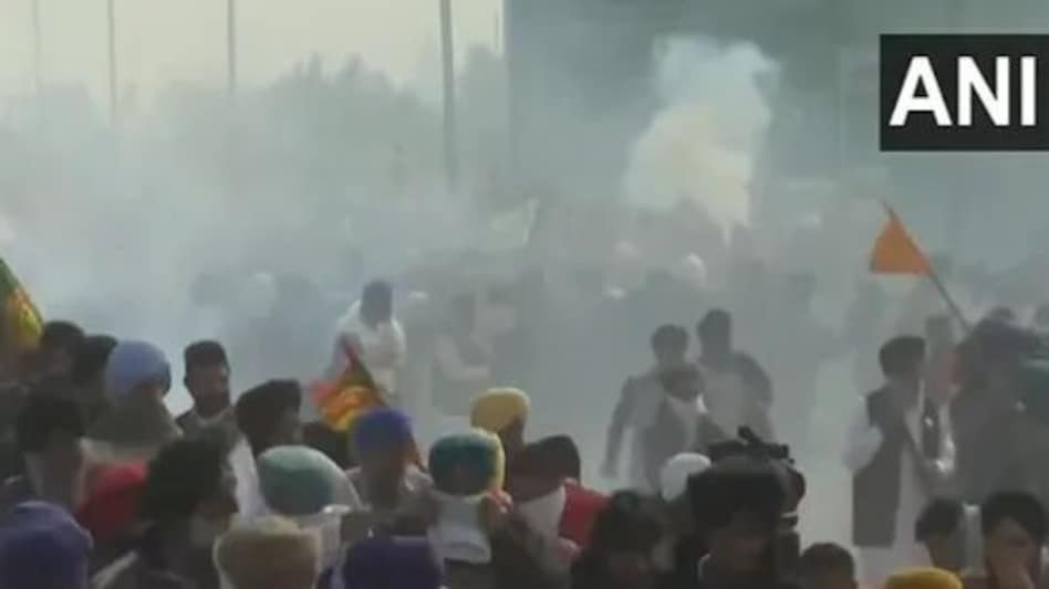 Videos: किसानों पर आंसू गैस के गोले दागे, शंभू बार्डर पर किसानों के खिलाफ की कार्रवाई Videos: किसानों पर आंसू गैस के गोले दागे, शंभू बार्डर पर किसानों के खिलाफ की कार्रवाई