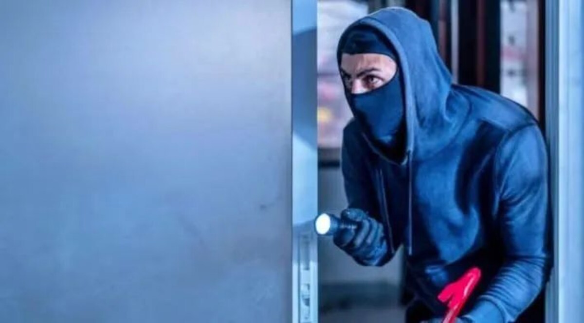 सीरियल 'CID' की तर्ज पर पुलिस का 'एक्शन', 'दया' ने तोड़ा दरवाजा, फिर जो हुआ हैरान करने वाला था सांकेतिक तस्वीर