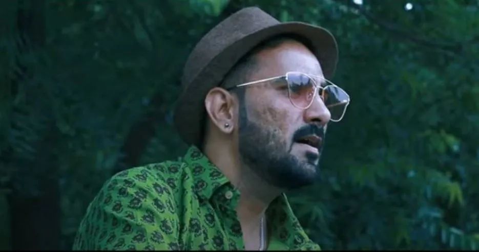 लुटेरा एक, परिचय कई : राजस्थानी सिंगर, बैंक रॉबरी, स्मार्ट फरेबी..You Tube पर सब्स्क्राइबर्स नहीं बढ़े तो लूट करने लगा लुटेरा एक, परिचय कई : राजस्थानी सिंगर, बैंक रॉबरी, स्मार्ट फरेबी..You Tube पर सब्स्क्राइबर्स नहीं ब...