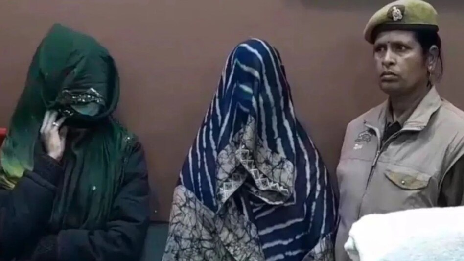 घर बुलाकर Boyfriend की हत्या, घरवालों के साथ प्रेमी को कार सहित जिंदा जला दिया, मां-बेटी अरेस्ट घर बुलाकर Boyfriend की हत्या, घरवालों के साथ प्रेमी को कार सहित जिंदा जला दिया, मां-बेटी अरेस्ट