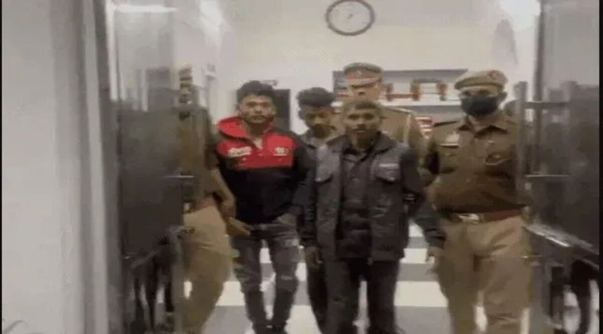 पेड़ से लटके मिले 2 नाबालिग बहनों के शव, जबरन शराब पिलाई, अश्लील वीडियो बनाकर गैंगरेप किया Crime Tak