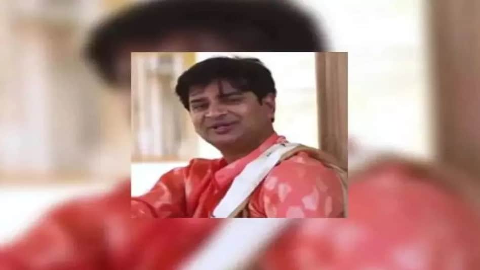 नोएडा में बिल्डर ने किया सुसाइड, फ्लैट में लगाई फांसी, जेल से जमानत पर आया था बाहर नोएडा में बिल्डर ने किया सुसाइड, फ्लैट में लगाई फांसी, जेल से जमानत पर आया था बाहर