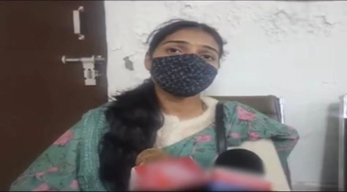 'पति खुद नहीं बनाता संबंध दोस्तों का लाता है बेडरूम में'... आगरा में युवती ने लगाए ये आरोप Crime Tak