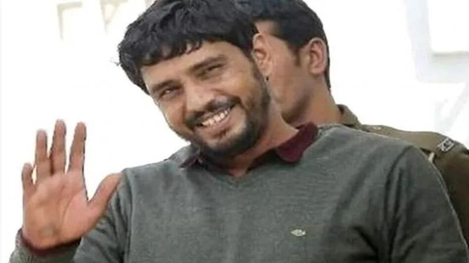 गैंग्स्टर संदीप को ऐसे मिला 'काला जठेड़ी' नाम, मोबाइल झपटमारी से लेकर लॉरेंस का गुर्गा बनने तक का दिलचस्प किस्सा गैंग्स्टर संदीप को ऐसे मिला 'काला जठेड़ी' नाम, मोबाइल झपटमारी से लेकर लॉरेंस का गुर्गा बनने तक का द...