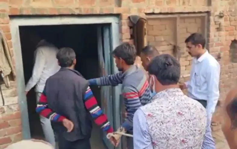 UP: बेटी की हत्या कर डीजल डालकर जलाई लाश, फिर नदी किनारे दफनाया शव, ऐसे खुला मामला UP Pilibhit Honor Killing Case