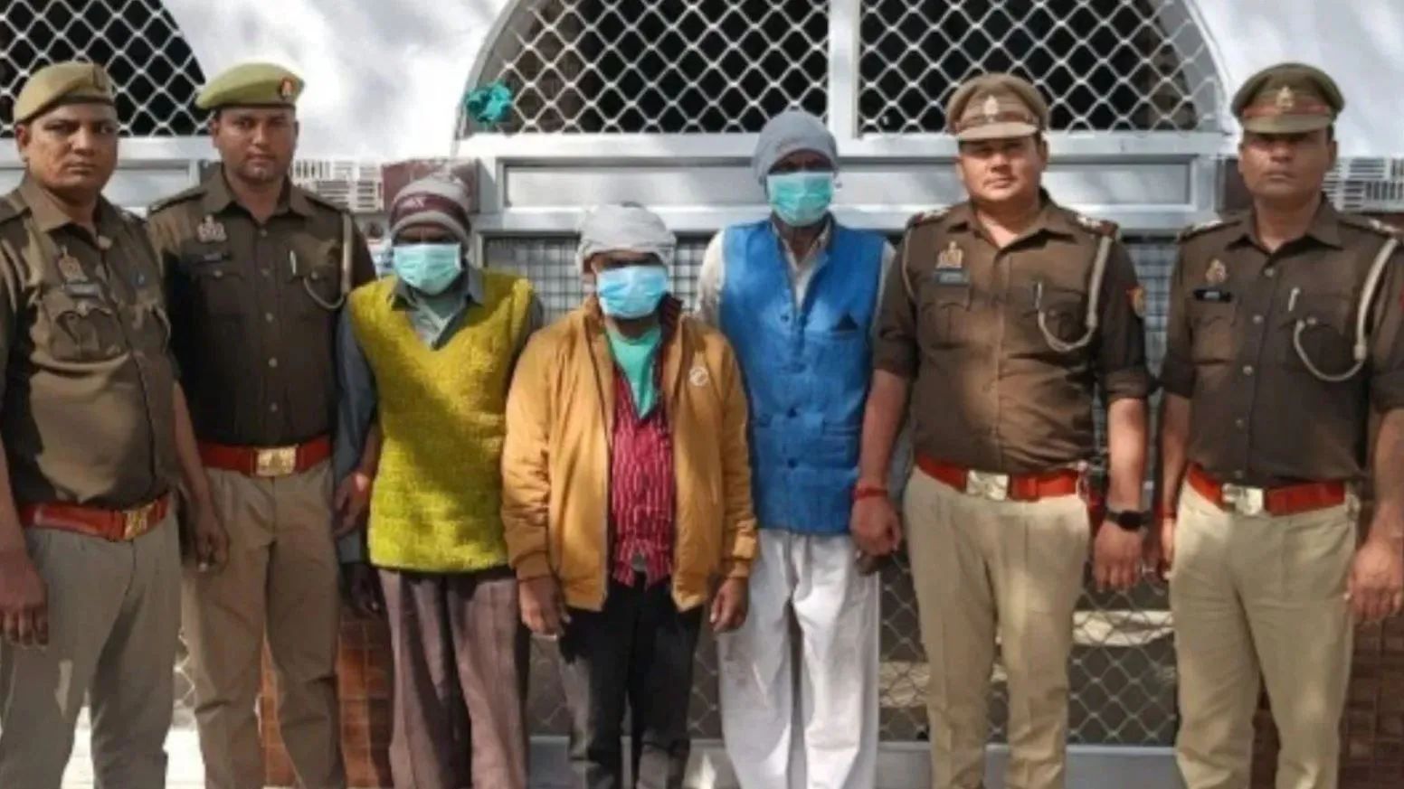 3 बच्चों की मां पर चढ़ा प्यार का खुमार, जिस प्रेमी संग भागी उसी ने सिर काटकर नदी में फेका Crime Tak