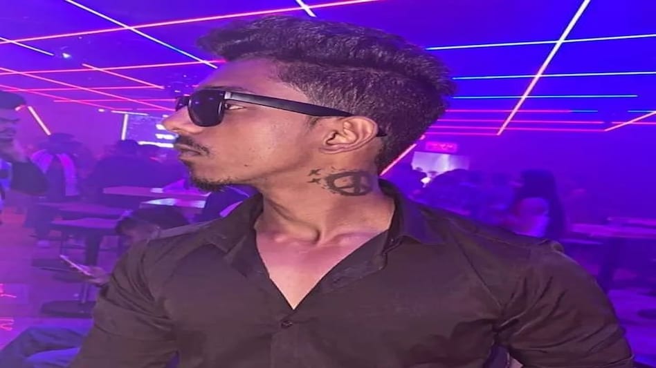 रेलकर्मी की हत्या, फ्रिज में मिला 8 साल के बेटे का शव, पांच सीसीटीवी फुटेज में छिपा राज रेलकर्मी की हत्या, फ्रिज में मिला 8 साल के बेटे का शव, पांच सीसीटीवी फुटेज में छिपा राज