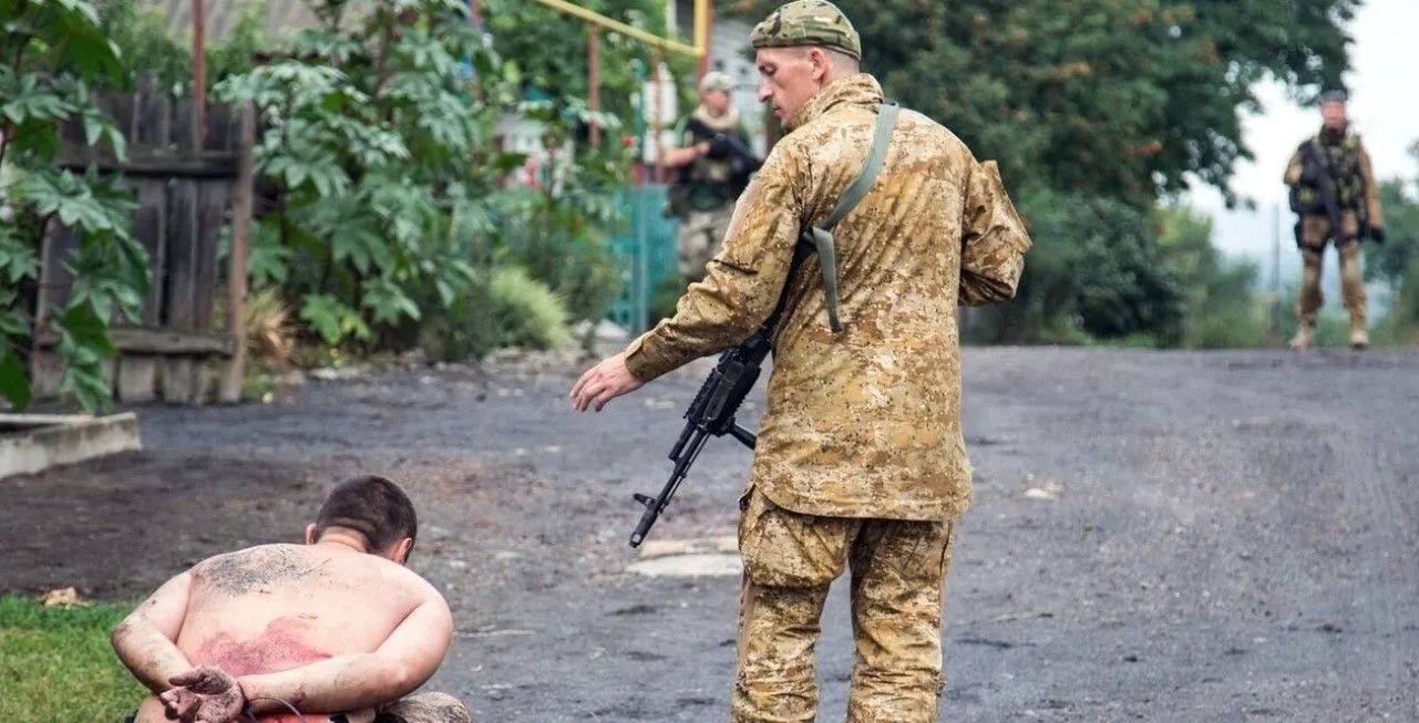 Russia-Ukraine War: 'दुश्मन का मांस खाओ, लड़कियों का रेप करो', रूसी अफसरों का ऐसे लीक हुआ ये खौफनाक 'मैसेज' Russia-Ukraine War: 'दुश्मन का मांस खाओ, लड़कियों का रेप करो', रूसी अफसरों का ऐसे लीक हुआ ये खौफनाक...